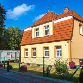 Dom wczasowy oraz domki letniskowe Pustkowo