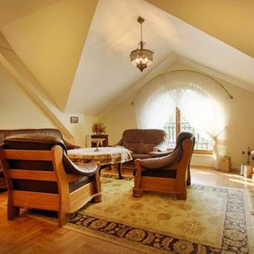 Apartament 90m dla 6----8 osób, basen, internet, parking w Centrum.