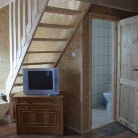 Domek drewniany i pokoje gościnne u Buczka