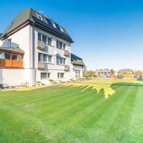 Pod zielonym daszkiem