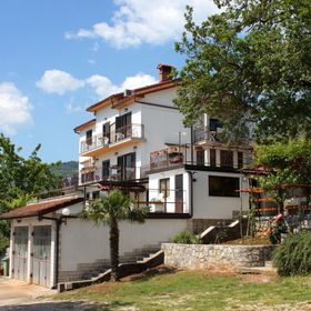 Apartmanok és Szobák Parkolóhellyel Icici, Opátia - Opatija - 2315 Ičići