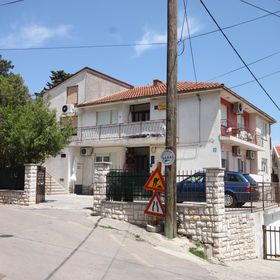 Apartmanok és Szobák Parkolóhellyel Mali Losinj, Losinj - 2486 Mali Lošinj