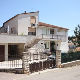 Apartmanok és Szobák Parkolóhellyel Mali Losinj, Losinj - 2486 Mali Lošinj