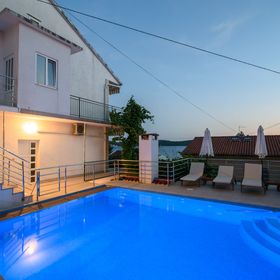 Apartmanok Családok Részére Medencével Trogir - 6022