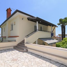Apartmanok Családok Részére Medencével Opátia - Opatija - 7916