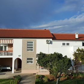 Apartmanok Parkolóhellyel Vrsi, Zadar - 14211 Vrsi