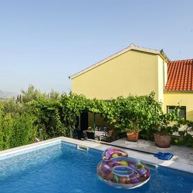 House Sandra Kastel Sucurac