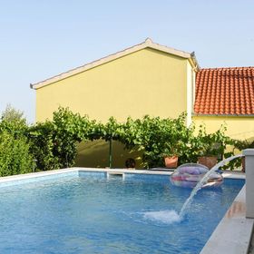 House Sandra Kastel Sucurac