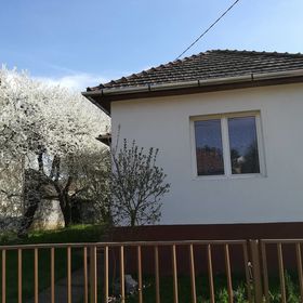 Gyöngyvirág Vendégház Erdőkövesd