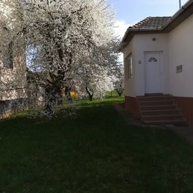 Gyöngyvirág Vendégház Erdőkövesd