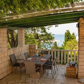 Nyaralóház A Tenger Mellett Splitska, Brac - 5668 Splitska