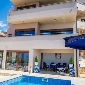 Ház Családok Részére Medencével Rogoznica - 15176