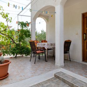 Apartmanok A Tenger Mellett Pisak, Omis - 15177 Pisak