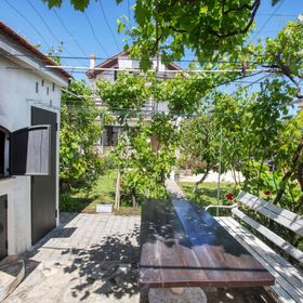 Apartmanok Parkolóhellyel Vodice - 15228