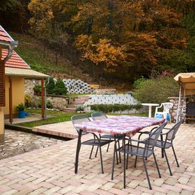 Hirdi Vendégház Kárász