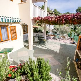 Apartments Toni Vinisce