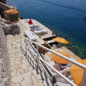 Apartments Vesna Komarna