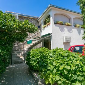 Apartmanok Parkolóhellyel Mirca, Brac - 729 Mirca