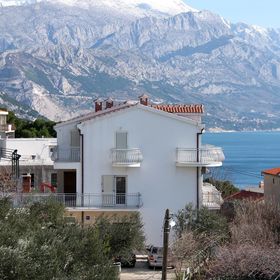 Apartmanok Parkolóhellyel Marusici, Omis - 962 Marušići