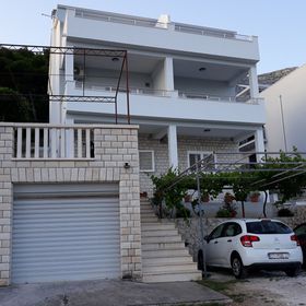 Apartmanok Parkolóhellyel Medici, Omis - 1045 Medići