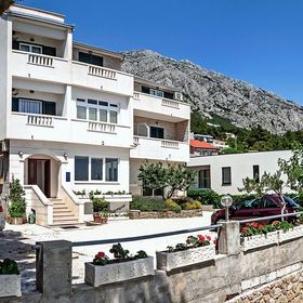 Apartmanok A Tenger Mellett Medici, Omis - 1047 Medići