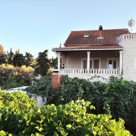 Apartmanok Parkolóhellyel Mirca, Brac - 2838 Mirca