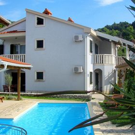 Apartmanok Családok Részére Medencével Palit, Rab - 3210 Palit