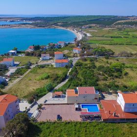 Apartmanok Medencével Caska, Pag - 4109 Caska