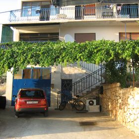 Apartmanok Parkolóhellyel Bilo, Primosten - 4662 Bilo