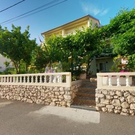 Apartmanok és Szobák A Tenger Mellett Palit, Rab - 5010 Palit