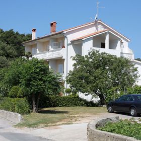 Apartmanok és Szobák Parkolóhellyel Palit, Rab - 5039 Palit