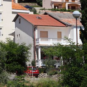 Apartmanok és Szobák Parkolóhellyel Palit, Rab - 5061 Palit