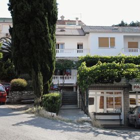 Apartmanok és Szobák Parkolóhellyel Palit, Rab - 5061 Palit