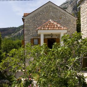 Ház Családok Részére Parkolóhellyel Gornji Tucepi - Podpec, Makarska - 6915 Gornji Tučepi - Podpeć