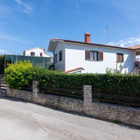 Apartmanok Parkolóhellyel Pjescana Uvala, Pula - 7349 Pješčana Uvala