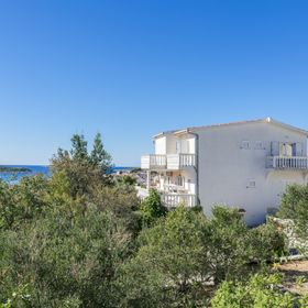 Apartment and Rooms Radojka Primosten