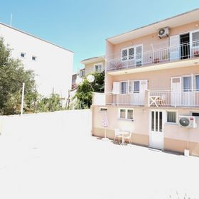 Apartments Kure Primosten