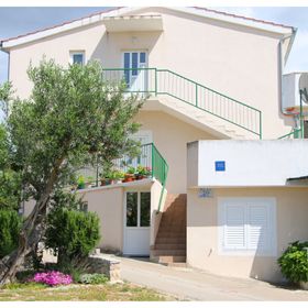 Apartments and Room Janja Primosten