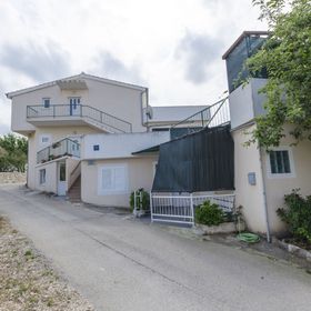 Apartments and Room Janja Primosten