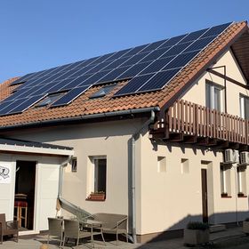 Május 1 Vendégház Sé