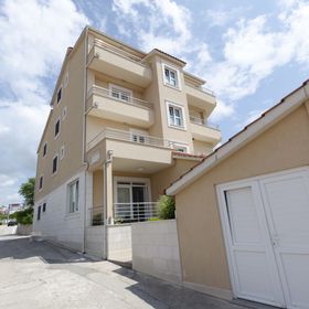 Apartments Danica Primosten