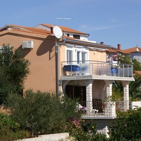 Apartmanok A Tenger Mellett Rastici, Ciovo - 2080 Rastići