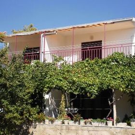 Apartmanok Parkolóhellyel Rastici, Ciovo - 2081 Rastići