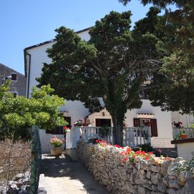 Apartmanok és Szobák Parkolóhellyel Cunski, Losinj - 2498 Ćunski