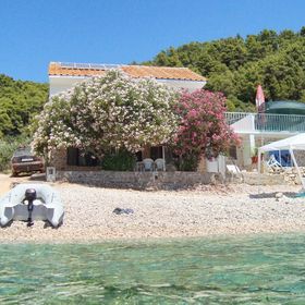 Robinzoni Apartmanok A Tenger Mellett Öböl Skozanje, Hvar - 4624 Skozanje