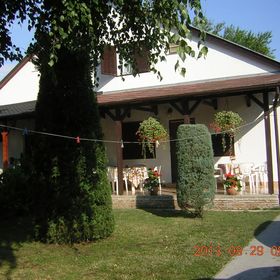 Rózsa Nyaralóház Balatonboglár