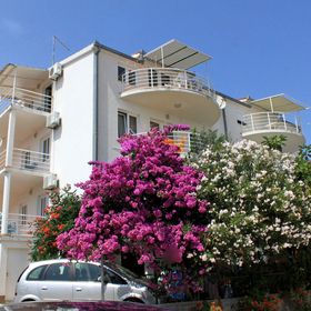 Apartmanok Parkolóhellyel Rastici, Ciovo - 6863 Rastići