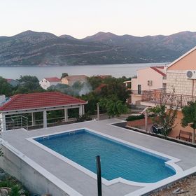 Apartmanok A Tenger Mellett Medencével Kneza, Korcula - 9269 Kneža