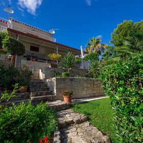 Apartmanok A Tenger Mellett Rastici, Ciovo - 9470 Rastići