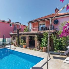 Apartmanok Családok Részére Medencével Fratrici, Umag - 14384 Fratrici